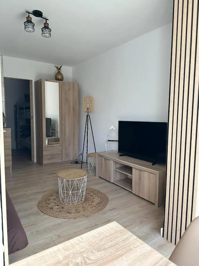 Charmant Studio Neuf 150M Plage Sur Avenue Principale Climatise Et Parking Cavalaire-sur-Mer 0*,  France